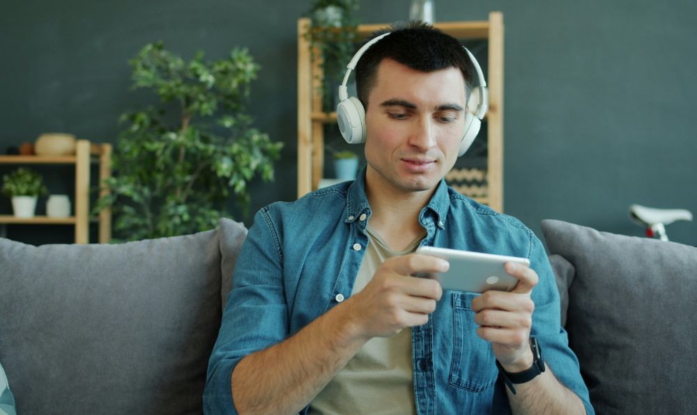How Digital Entertainment Is Changing Audience Habits: Key Considerations